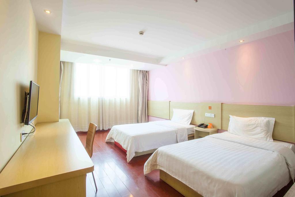 7Days Inn Guangzhou Wuyang New Town Room photo
