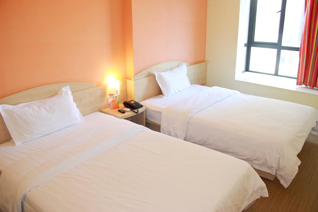 7Days Inn Guangzhou Wuyang New Town Exterior photo