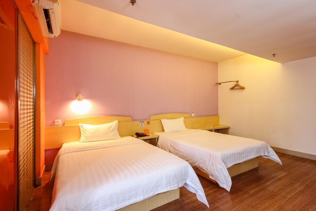 7Days Inn Guangzhou Wuyang New Town Exterior photo