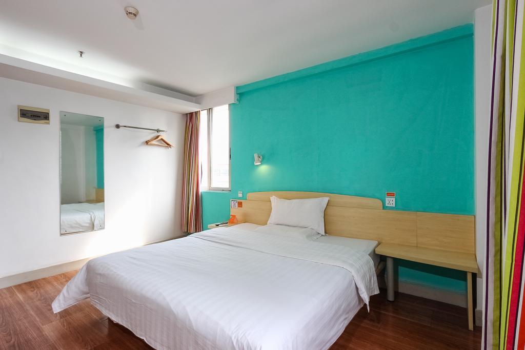7Days Inn Guangzhou Wuyang New Town Exterior photo